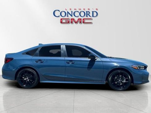 Used 2025 Honda Civic Sport image 3