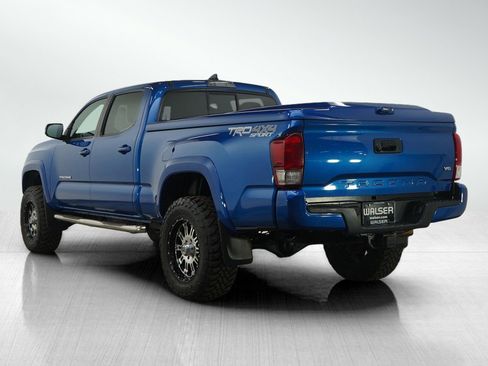 Used 2016 Toyota Tacoma TRD Sport image 3