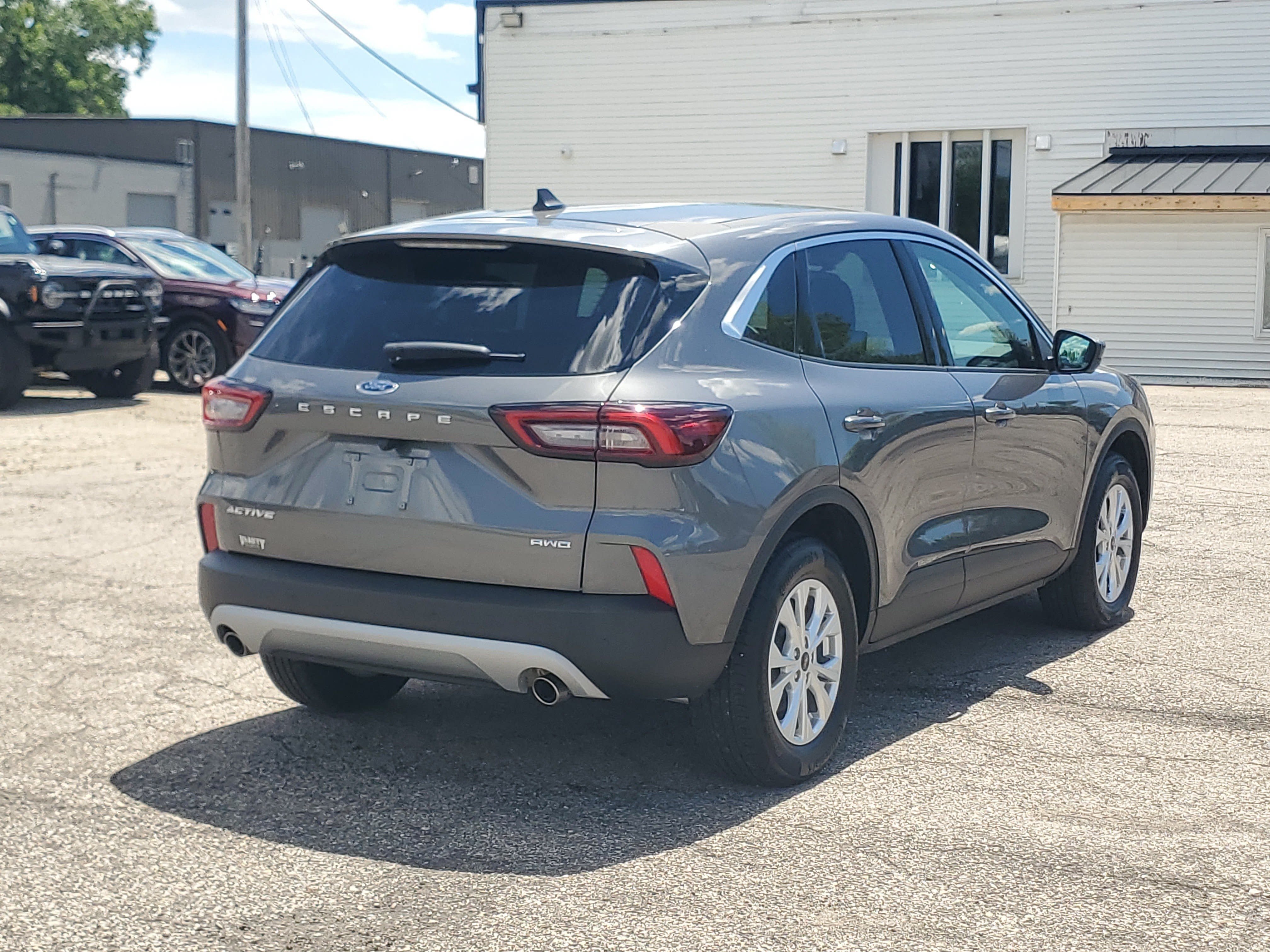 Used 2024 Ford Escape Active w/ Tech Pack #2 AWD/4WD image 6