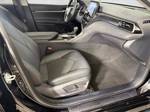 Used 2024 Toyota Camry XLE w/ Navigation Package FWD image 15