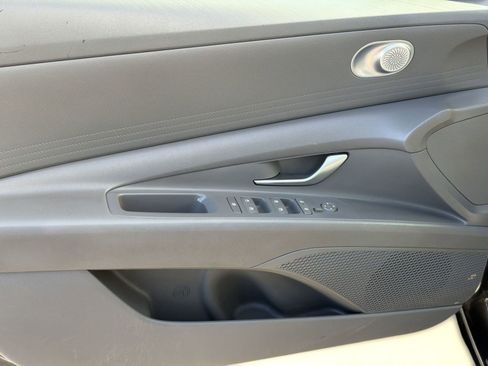 Used 2024 Hyundai Elantra SEL FWD image 13