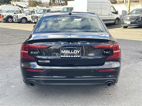 Used 2019 Volvo S60 T6 Momentum w/ Multimedia Package image 4