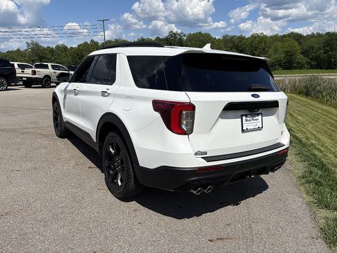 Used 2024 Ford Explorer ST w/ Equipment Group 401A AWD/4WD image 3