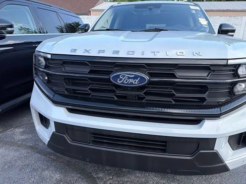 Used 2025 Ford Expedition Max Active AWD/4WD image 6