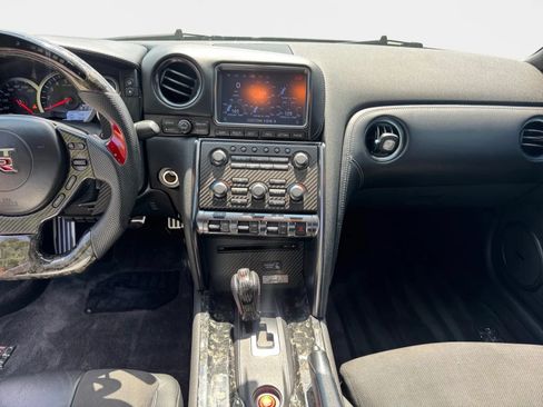 Used 2016 Nissan GT-R Premium AWD/4WD image 13