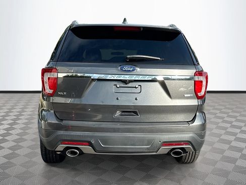 Used 2018 Ford Explorer XLT AWD/4WD image 7