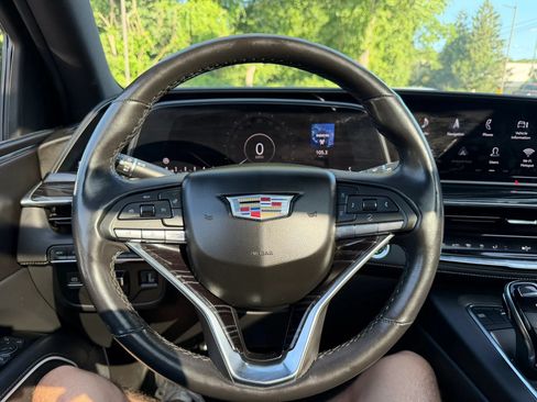 Used 2021 Cadillac Escalade ESV Sport w/ Driver Assist Tech Package AWD/4WD image 18