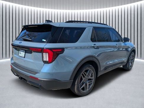 New 2026 Ford Explorer ST-Line image 3