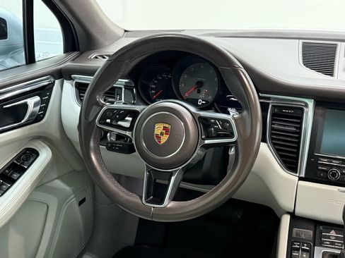 Used 2016 Porsche Macan S image 20
