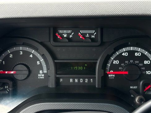 Used 2014 Ford E-150 and Econoline 150 image 9