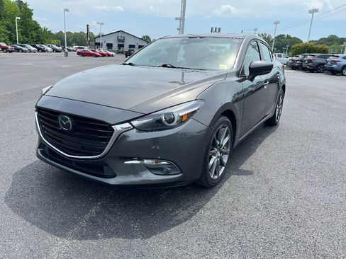 Used 2018 MAZDA MAZDA3 Grand Touring w/ Premium Equipment Package image 3