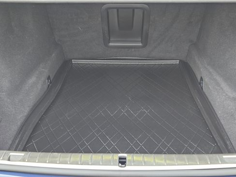 Used 2022 BMW 740i w/ Premium Package image 31