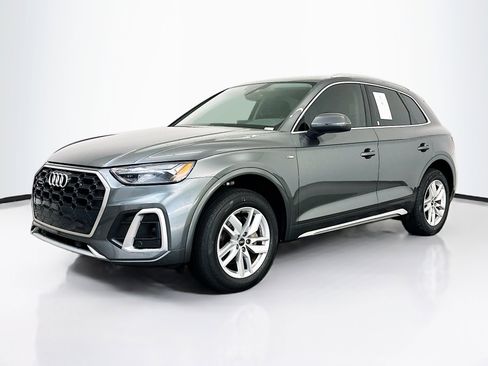 Used 2023 Audi Q5 2.0T Premium w/ Convenience Package AWD/4WD image 3