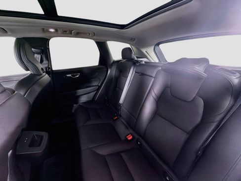 Certified 2024 Volvo XC60 B5 Plus w/ Climate Package AWD/4WD image 26
