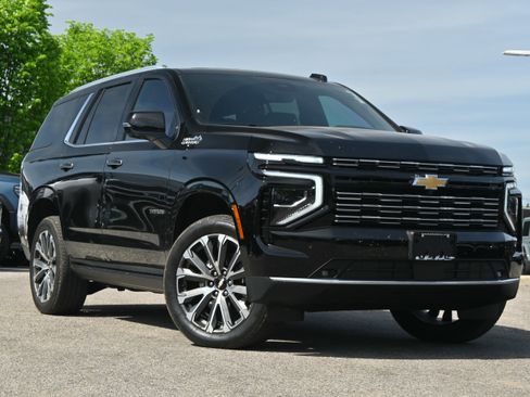 Used 2025 Chevrolet Tahoe High Country image 2