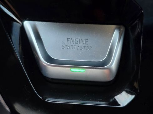 Used 2022 GMC Sierra 1500 AT4X image 18