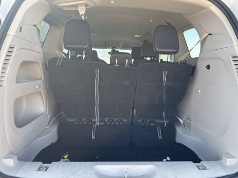 Used 2023 Chrysler Pacifica Touring-L FWD image 24