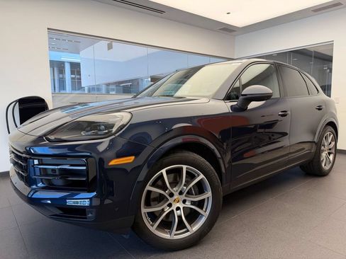 Used 2024 Porsche Cayenne AWD/4WD image 1