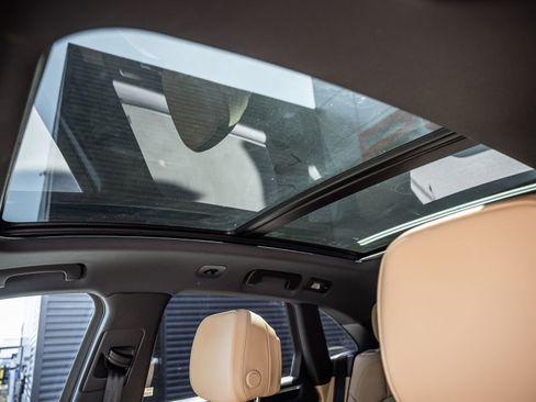 Certified 2026 Porsche Macan AWD/4WD image 21