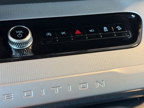 Used 2025 Ford Expedition Max Active image 27