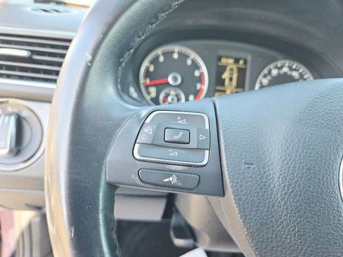 Used 2014 Volkswagen Passat 1.8T SEL Premium image 20