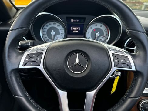 Used 2014 Mercedes-Benz SLK 350 image 22