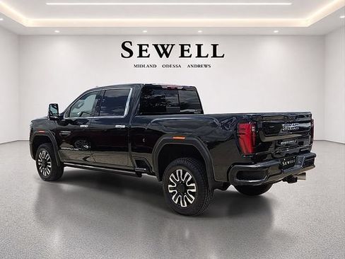 Used 2024 GMC Sierra 2500 Denali Ultimate w/ Max Trailering Package AWD/4WD image 3