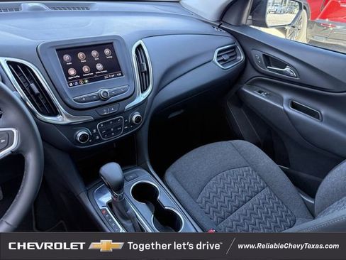 Used 2024 Chevrolet Equinox LT FWD image 17