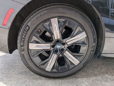 Used 2023 BMW iX xDrive50 w/ Premium Package AWD/4WD image 8