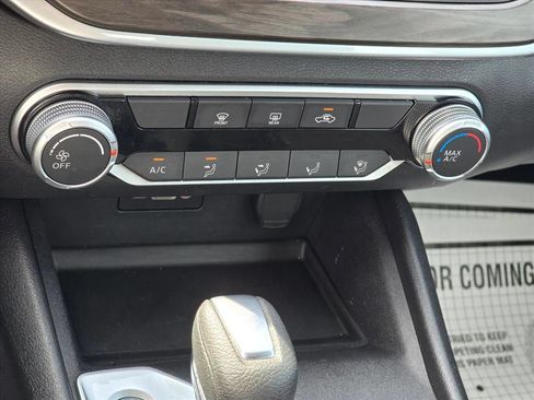 Used 2025 Nissan Altima 2.5 SV FWD image 18