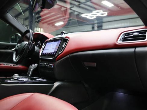 Used 2021 Maserati Ghibli GranLusso image 29