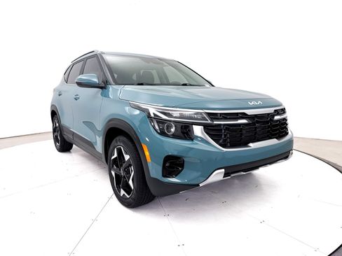 Certified 2024 Kia Seltos EX FWD image 12