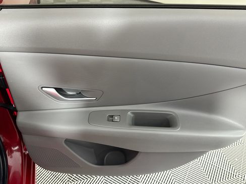 Used 2023 Hyundai Elantra Blue image 27