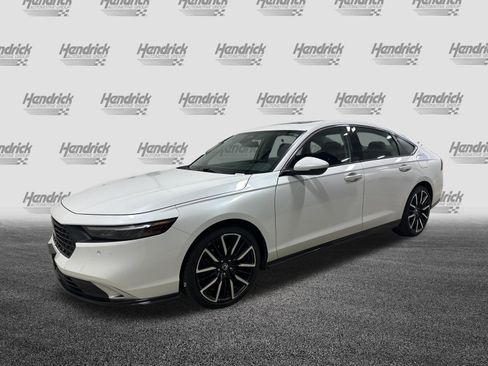 Used 2023 Honda Accord Touring image 5
