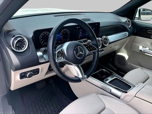 Used 2025 Mercedes-Benz GLB 250 image 18