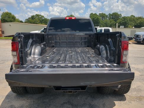 Used 2024 RAM 3500 Big Horn w/ Night Edition AWD/4WD image 11