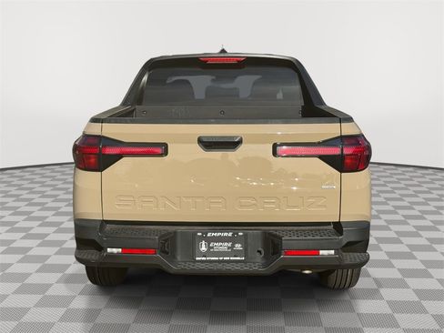 Used 2023 Hyundai Santa Cruz SE image 5