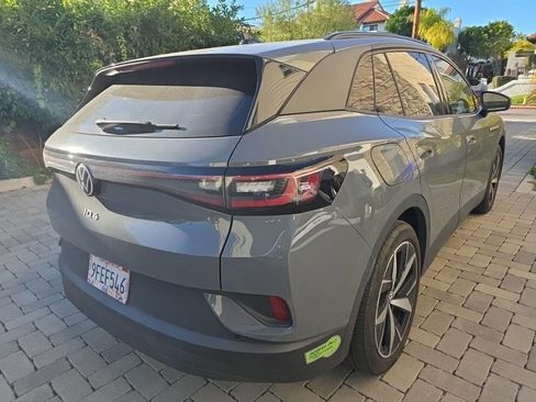 Used 2023 Volkswagen ID.4 Pro S image 2