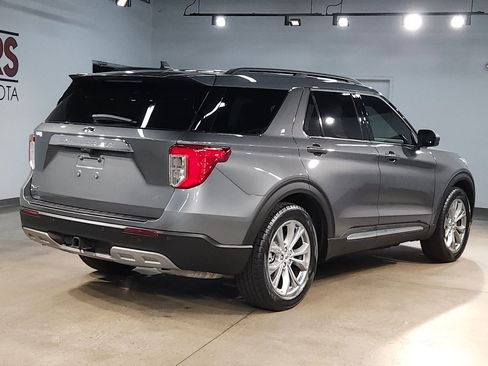 Used 2023 Ford Explorer XLT w/ Equipment Group 202A RWD image 7