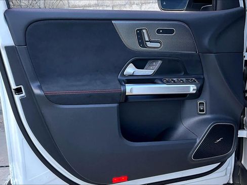 Used 2023 Mercedes-Benz EQB 250+ image 21