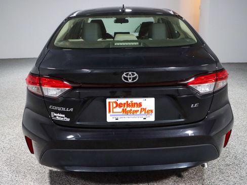 Used 2020 Toyota Corolla LE FWD image 8