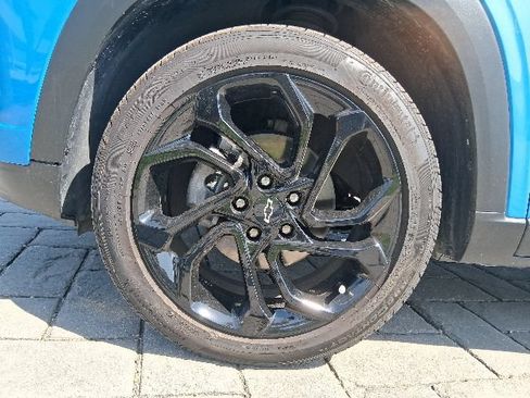 Used 2024 Chevrolet Trax RS w/ Sunroof Package FWD image 19