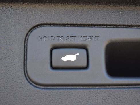 Used 2025 Honda Pilot Elite image 21