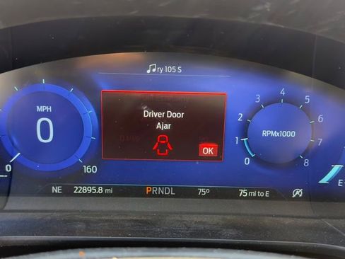 Used 2022 Ford Escape Titanium w/ Class II Trailer Tow Package AWD/4WD image 13