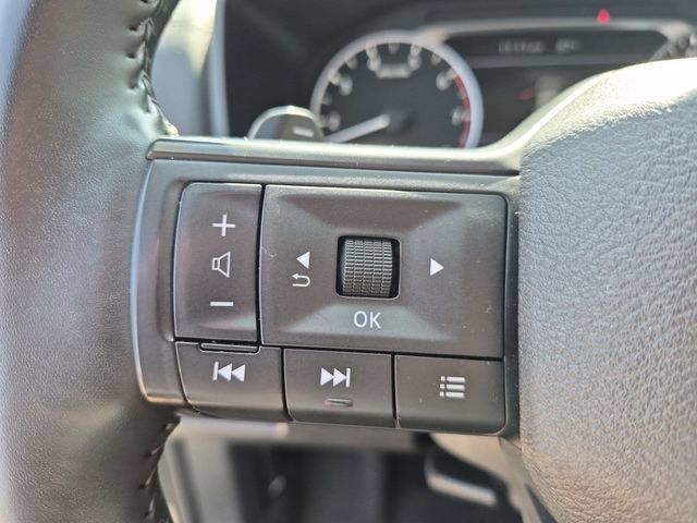 Used 2025 Nissan Rogue SV FWD image 17