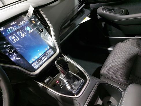 Used 2025 Subaru Outback Premium w/ Popular Package #1A image 26