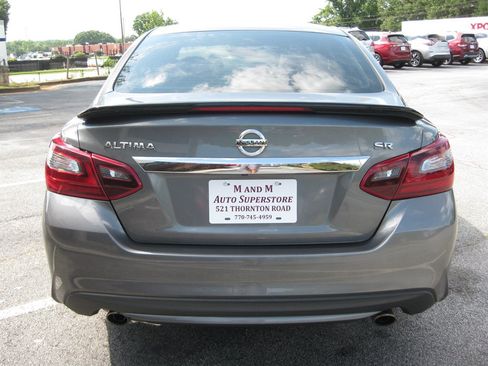 Used 2017 Nissan Altima 2.5 SR w/ Midnight Edition Package FWD image 6
