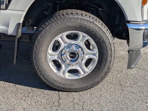 New 2026 Ford F250 XLT w/ FX4 Off-Road Package image 13