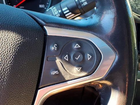 Used 2021 Chevrolet Traverse LT w/ LT Premium Package image 24