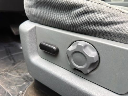 Used 2011 Ford F150 XLT w/ XTR Pkg image 44